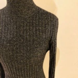 Saks Fifth Avenue Turleneck